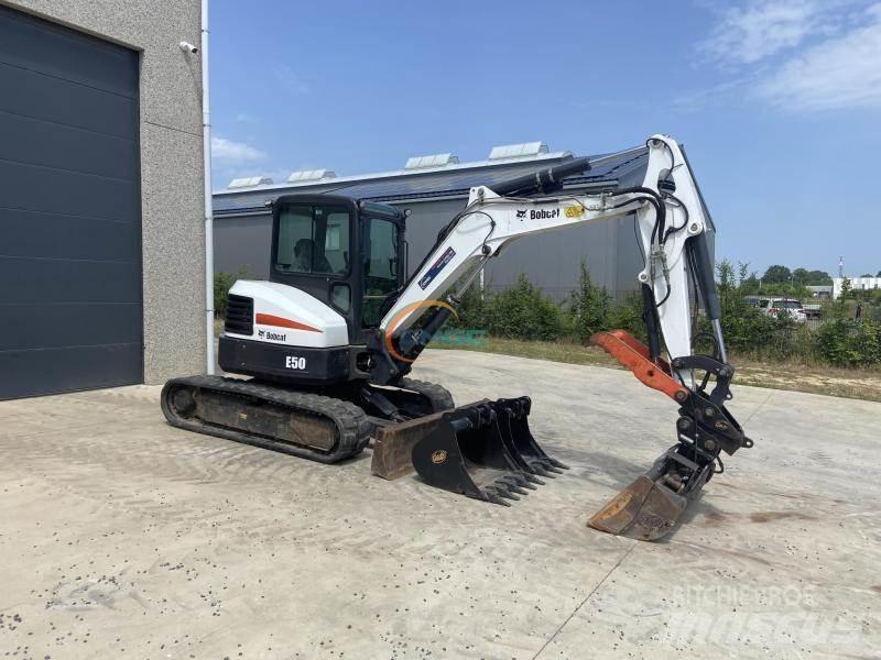 Bobcat E 50 Gumikerekes kotrók