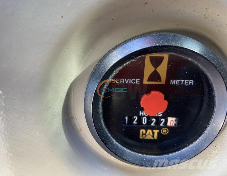 CAT 321C LCR Gumikerekes kotrók