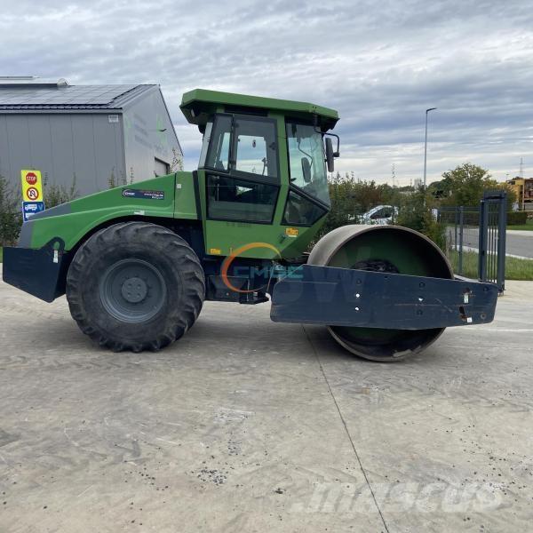 Dynapac CA302D Talajtömörítő gépek