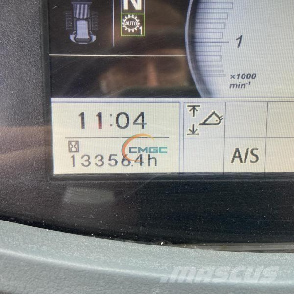 Hitachi ZW310 Gumikerekes homlokrakodók