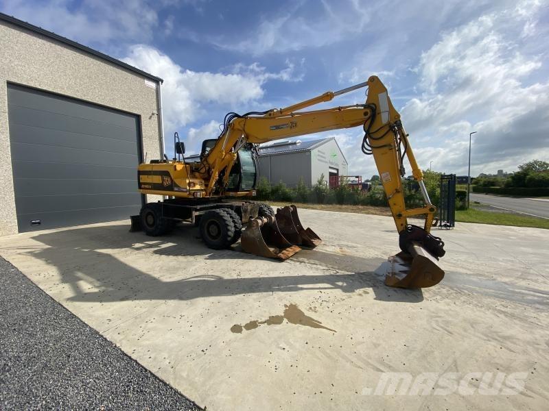 JCB JS145W Gumikerekes kotrók