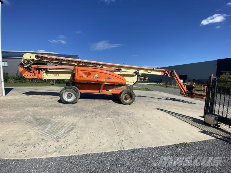 JLG 1250AJP Karos emelők