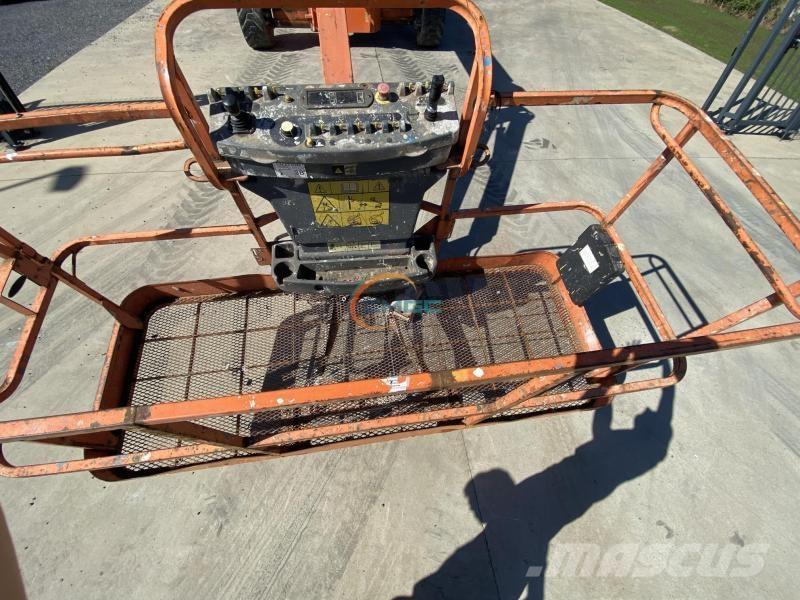 JLG 1250AJP Karos emelők