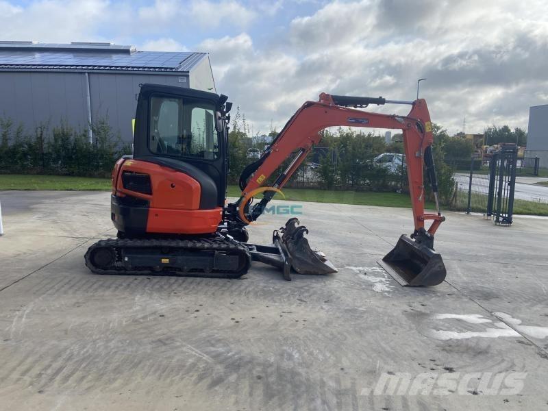 Kubota U36-4 Gumikerekes kotrók