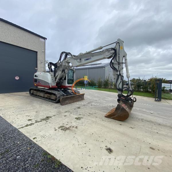 Takeuchi TB215R Gumikerekes kotrók