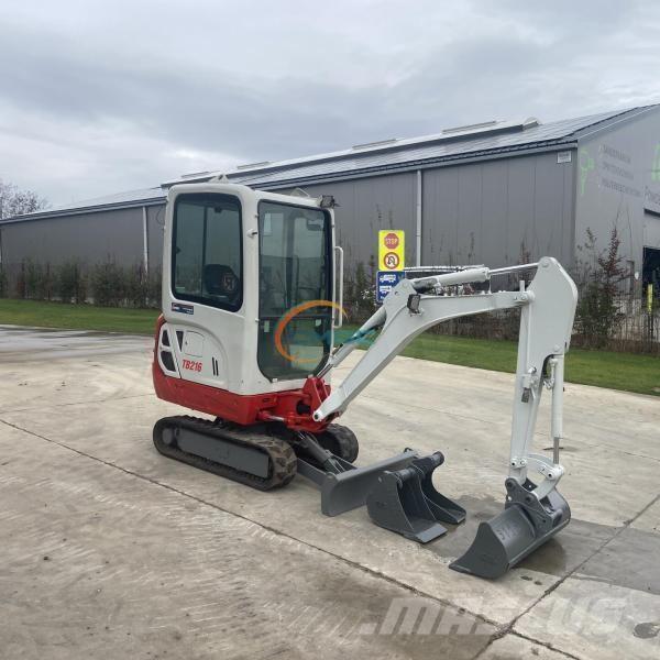 Takeuchi TB216 Gumikerekes kotrók