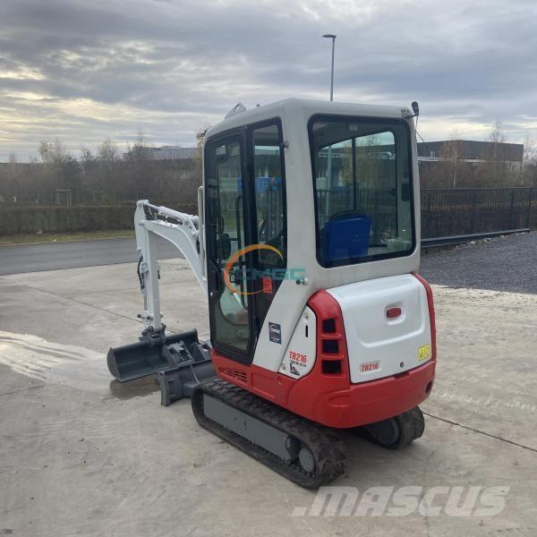 Takeuchi TB216 Gumikerekes kotrók