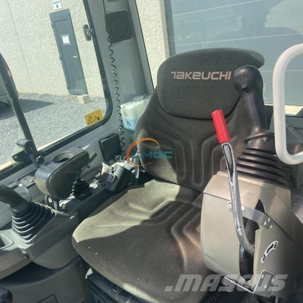 Takeuchi TB225 Gumikerekes kotrók