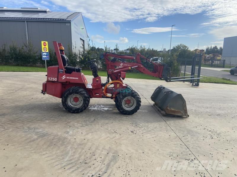 Weidemann 1250 Gumikerekes homlokrakodók