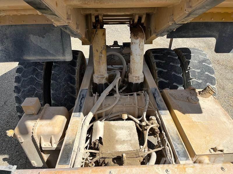 CAT 771D Nehézdömper