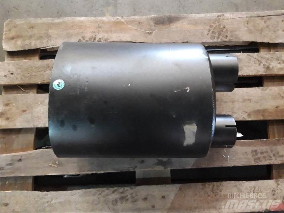 CAT 225 Motorok