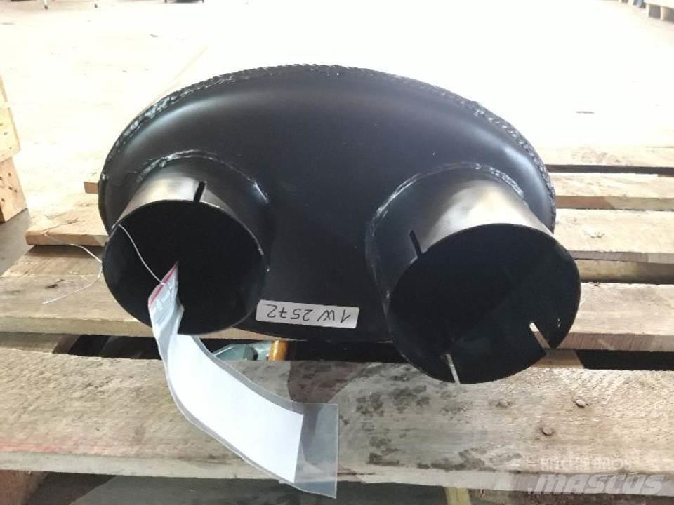 CAT 225 Motorok