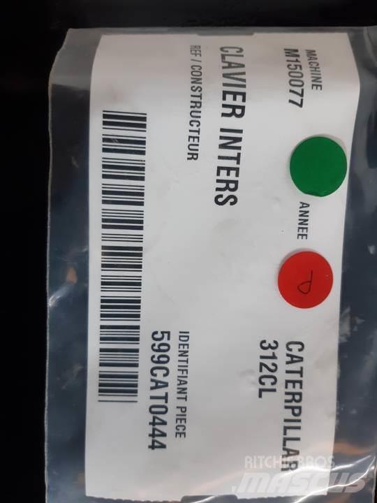 CAT 312CL Vezetőfülke és belső tartozékok