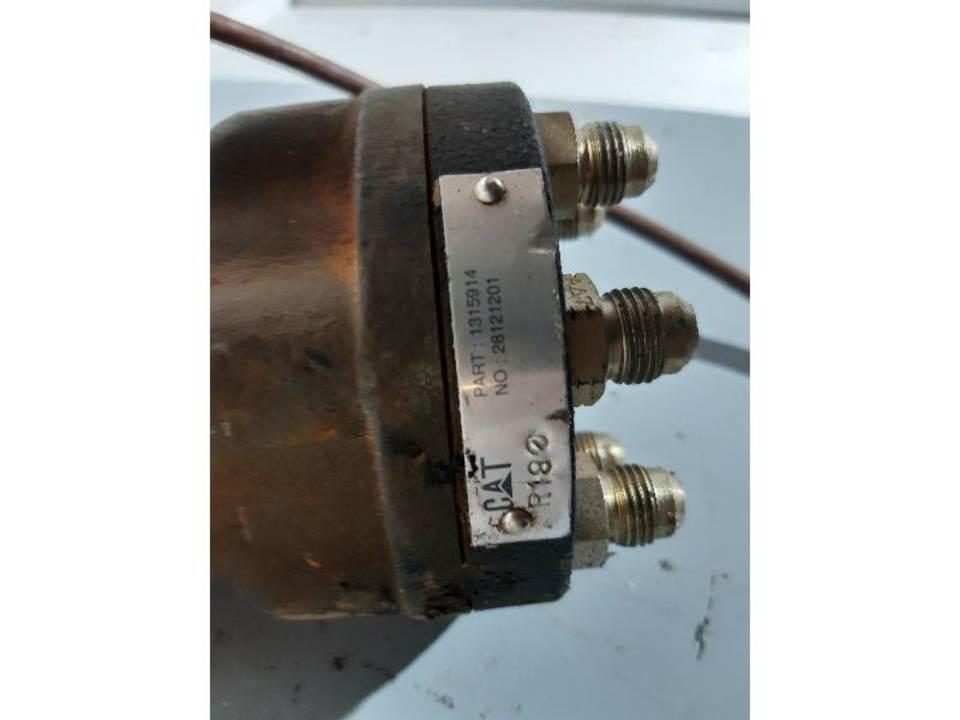 CAT 315B Vezetőfülke és belső tartozékok