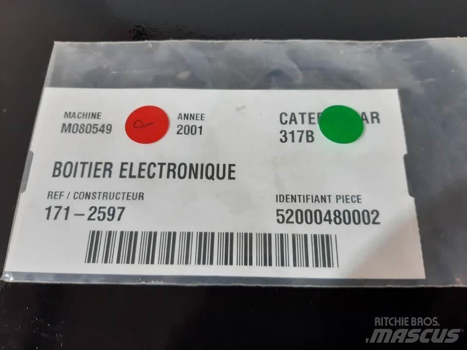 CAT 317B Vezetőfülke és belső tartozékok