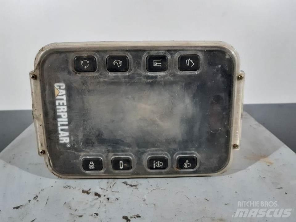CAT 317BL Vezetőfülke és belső tartozékok