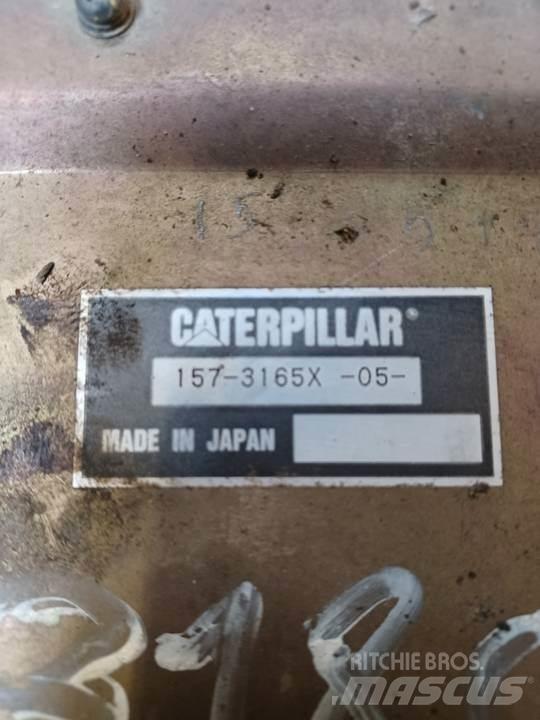 CAT 318C Vezetőfülke és belső tartozékok