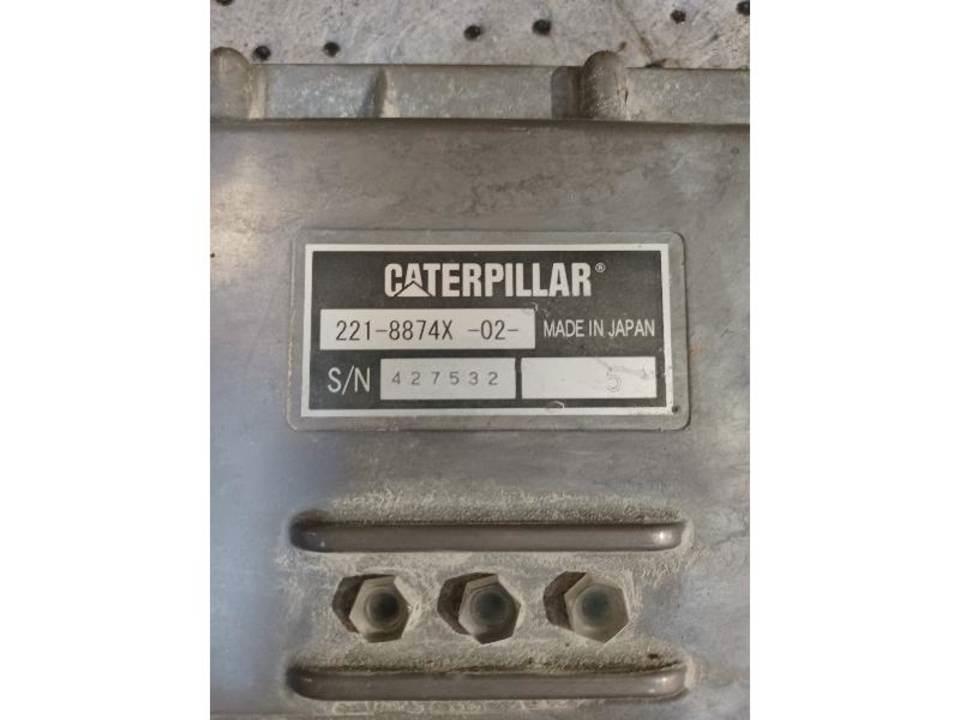 CAT 325D Vezetőfülke és belső tartozékok