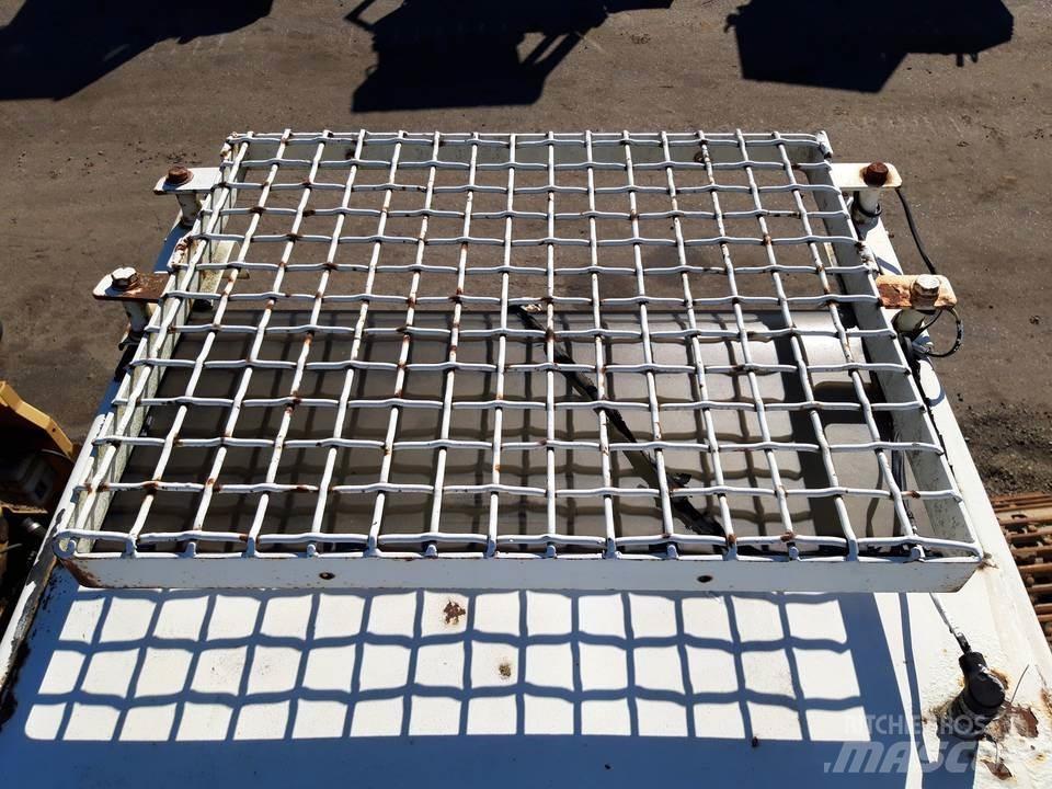 CAT 325LN Vezetőfülke és belső tartozékok