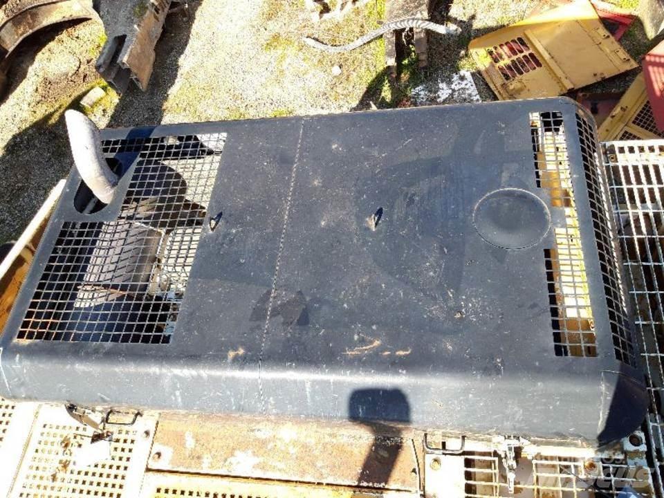CAT 325LN Vezetőfülke és belső tartozékok