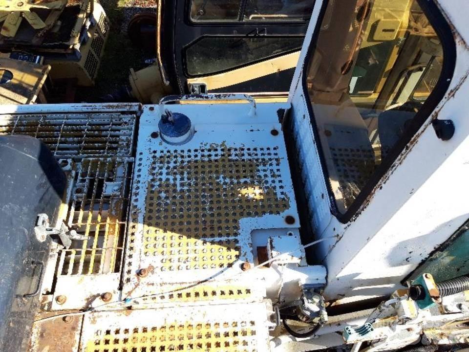CAT 325LN Vezetőfülke és belső tartozékok