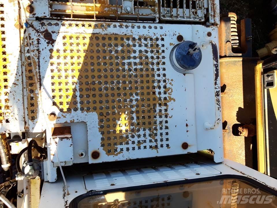 CAT 325LN Vezetőfülke és belső tartozékok