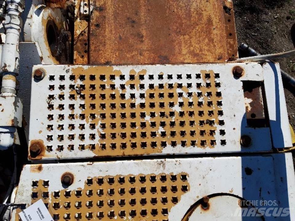 CAT 325LN Vezetőfülke és belső tartozékok