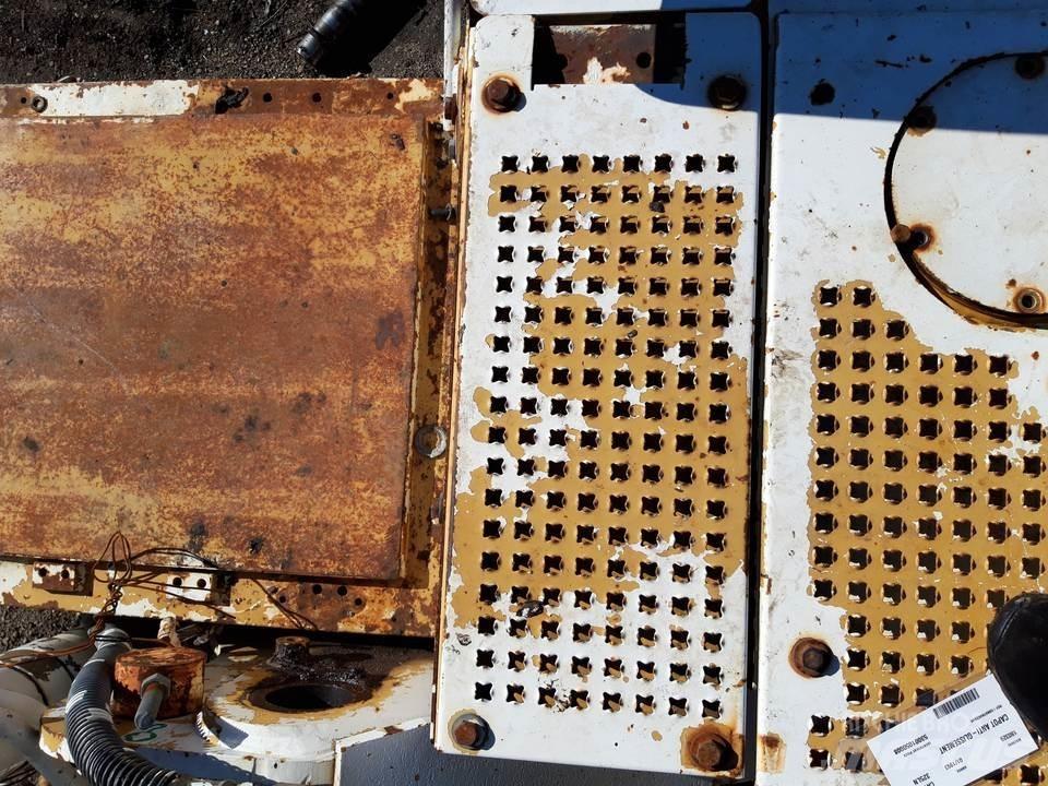 CAT 325LN Vezetőfülke és belső tartozékok