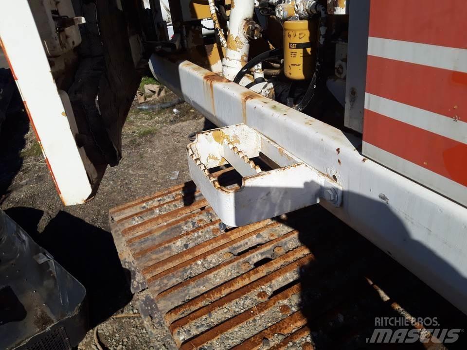 CAT 325LN Vezetőfülke és belső tartozékok