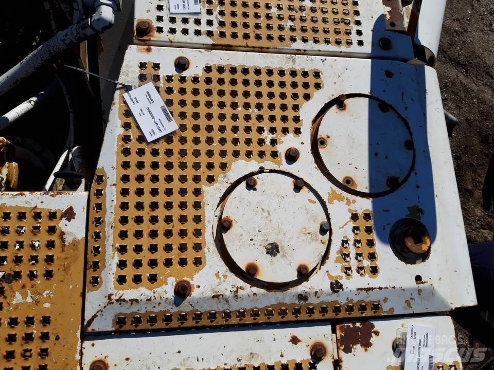 CAT 325LN Vezetőfülke és belső tartozékok