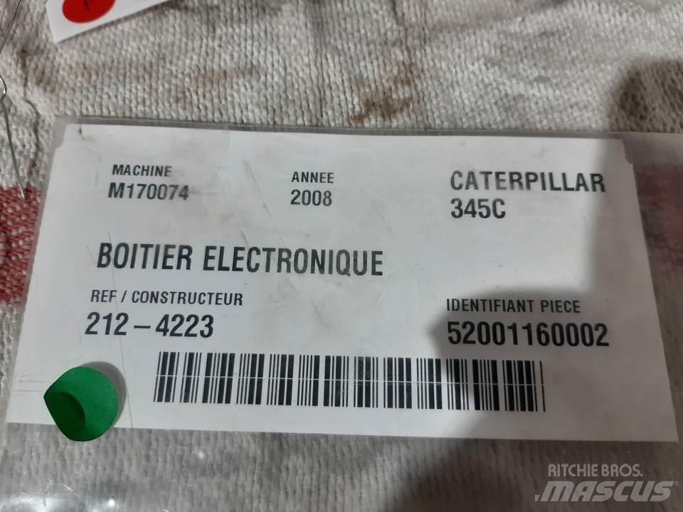 CAT 345C Vezetőfülke és belső tartozékok