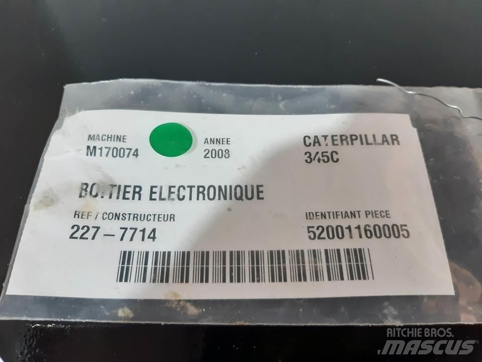 CAT 345C Vezetőfülke és belső tartozékok