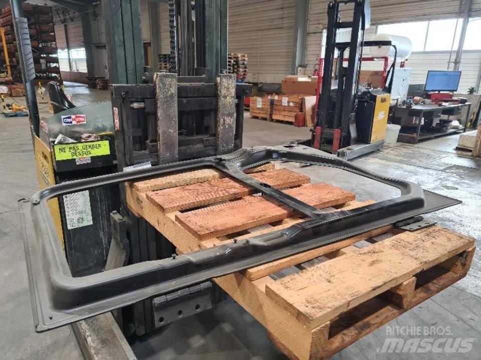 CAT 345D Vezetőfülke és belső tartozékok