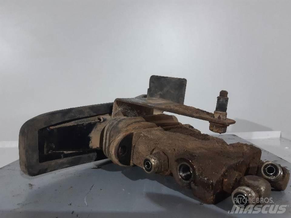 CAT 350 Vezetőfülke és belső tartozékok