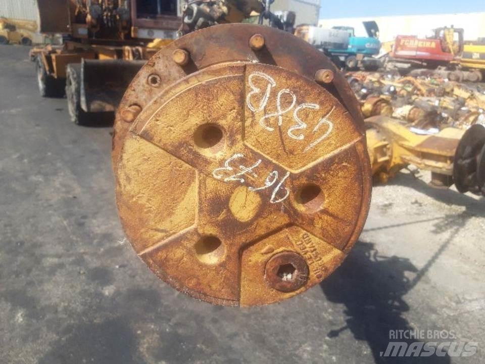 CAT 438B Váltók