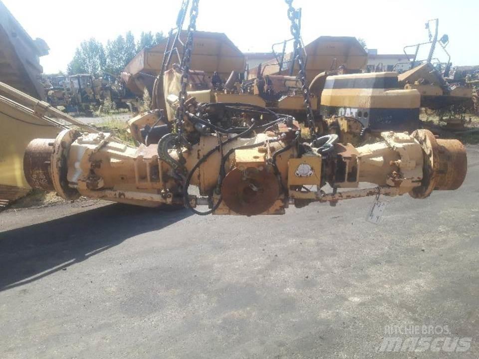 CAT 438B Váltók