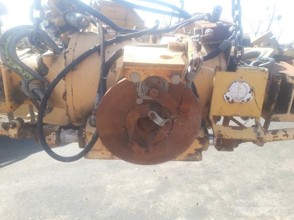 CAT 438B Váltók