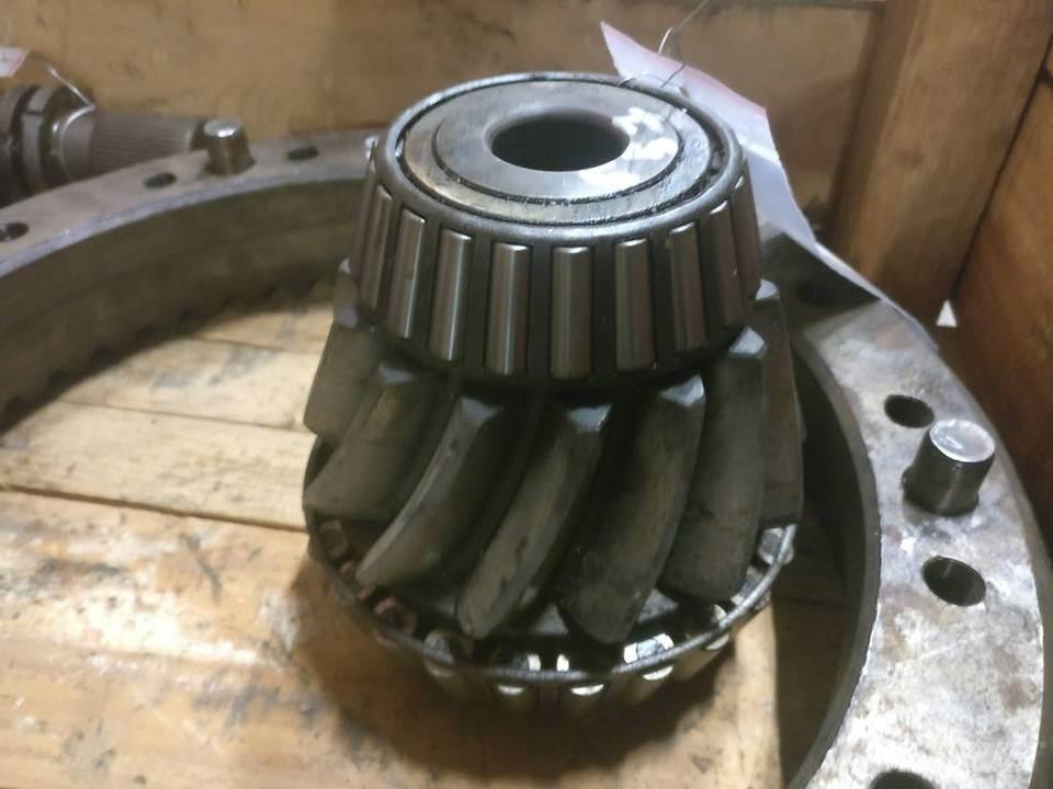 CAT 657B Váltók