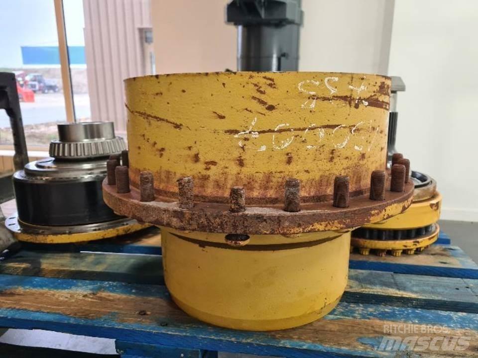 CAT 735 Váltók