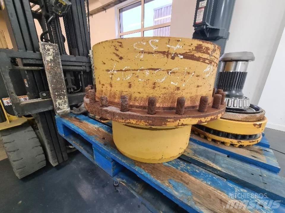 CAT 735 Váltók
