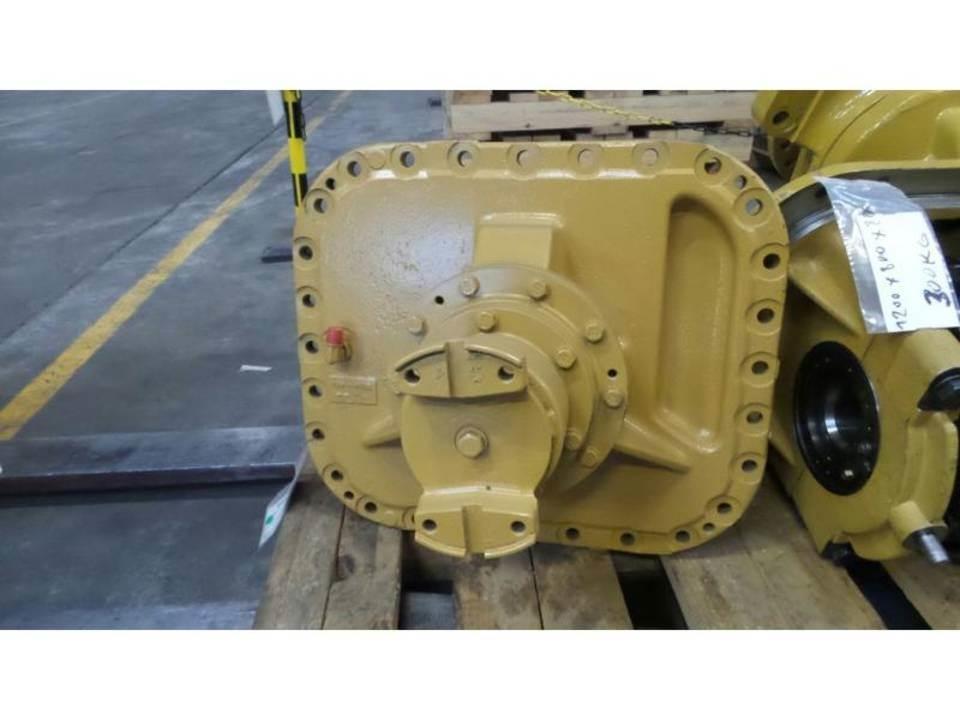 CAT 740 Váltók