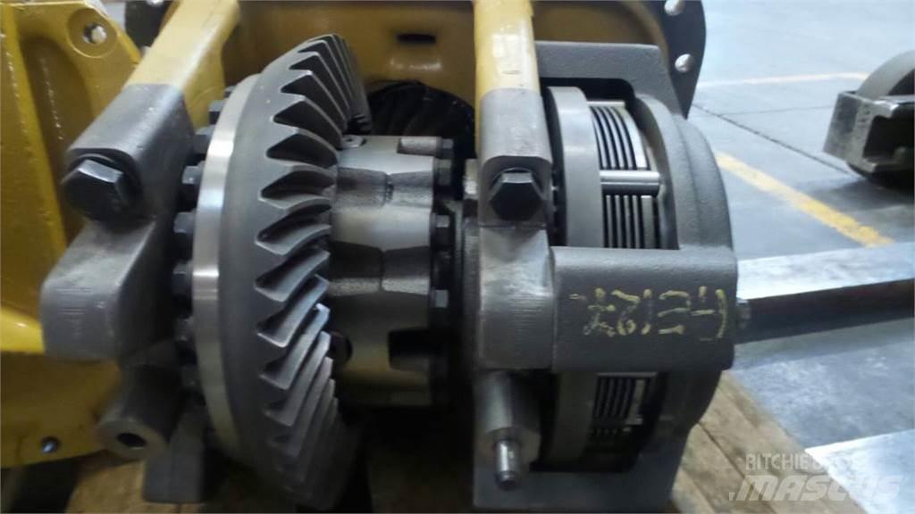CAT 740 Váltók