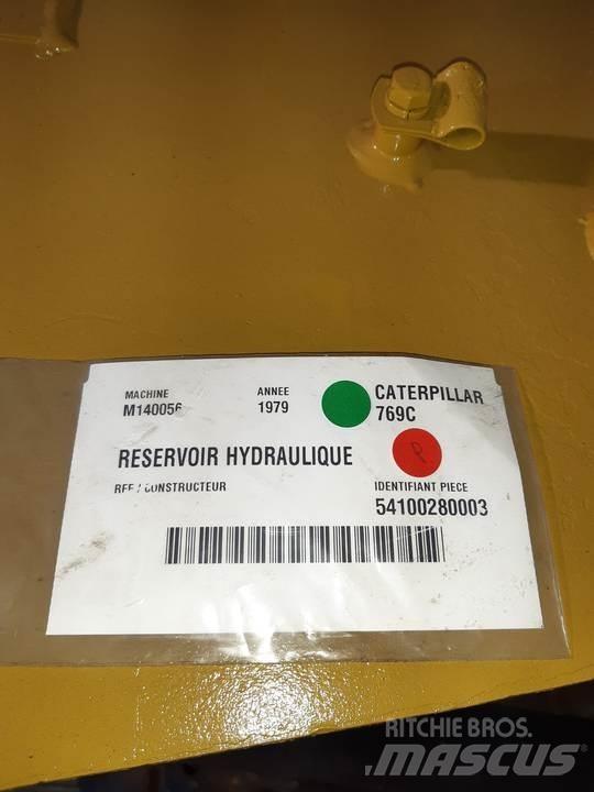 CAT 769C Vezetőfülke és belső tartozékok