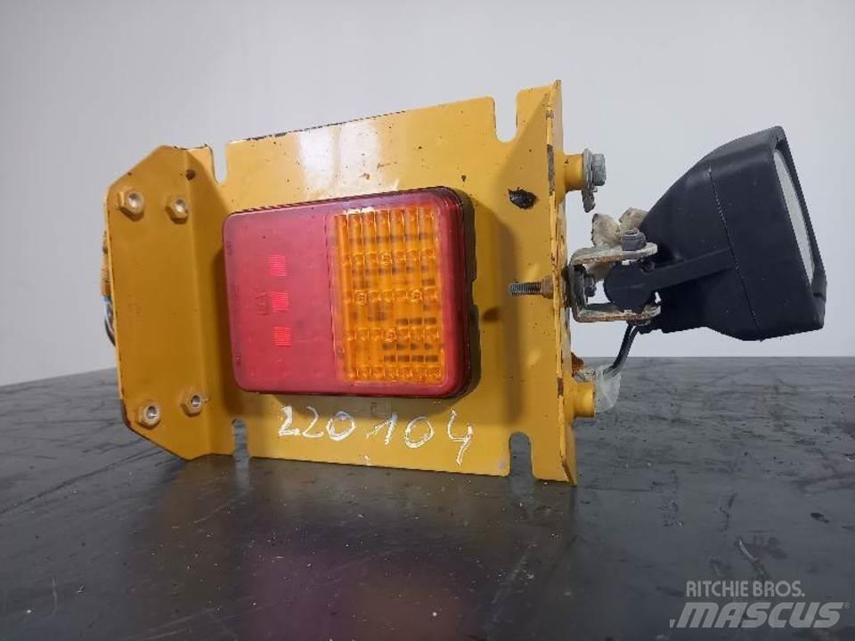 CAT 770 Vezetőfülke és belső tartozékok