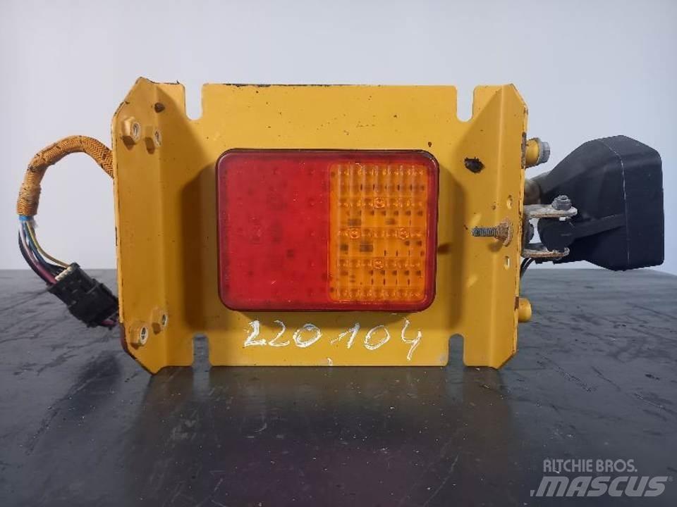 CAT 770 Vezetőfülke és belső tartozékok