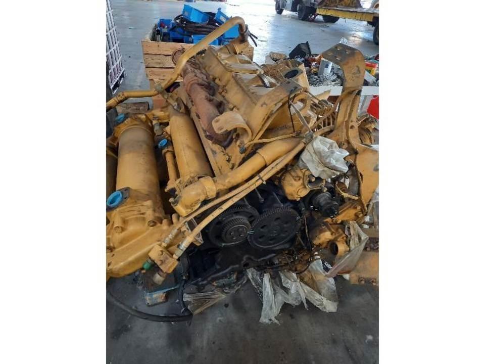 CAT 775B Motorok