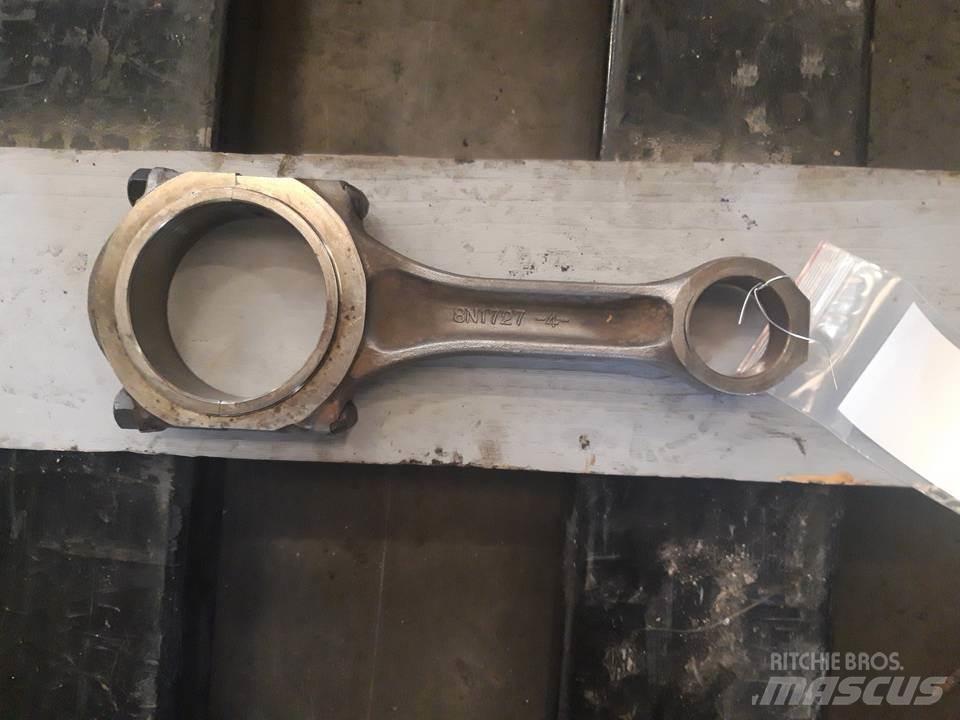 CAT 826C Motorok