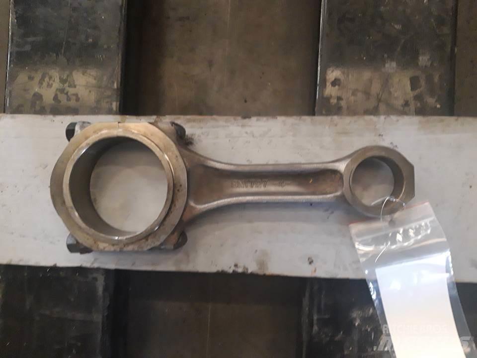 CAT 826C Motorok