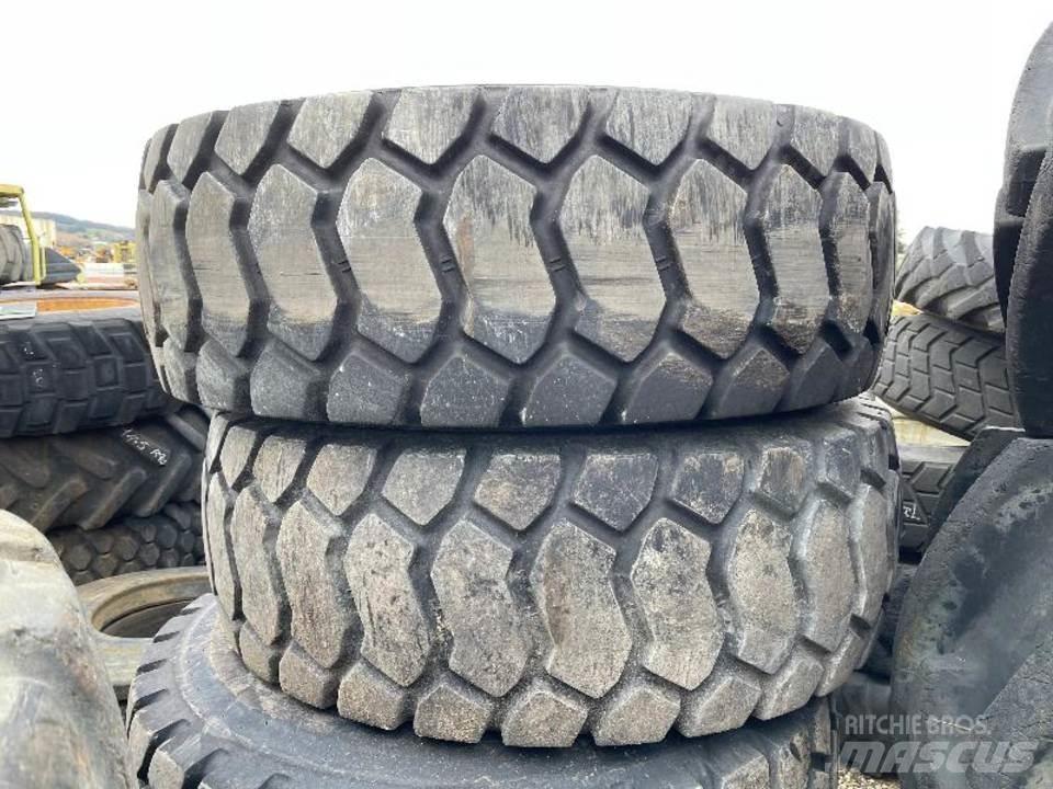 CAT 918M Lánctalpak, láncok és futóművek