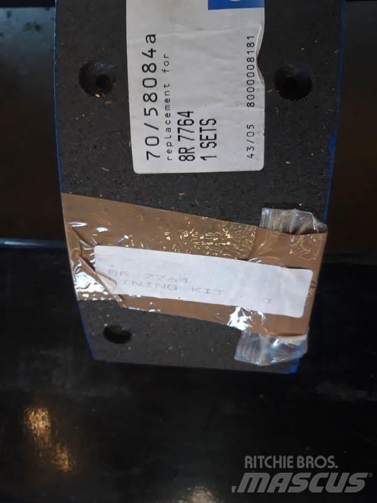CAT 950 Lánctalpak, láncok és futóművek